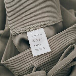 A NEW DAY from TARGET / SOFT CARGO JOGGERS w. SIDE POCKETS / L / GREEN